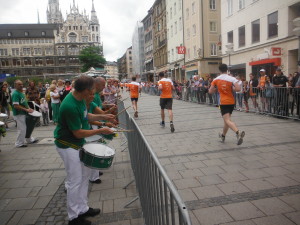 +2013-06-23 Go-Brazil Stadtlauf München (38)