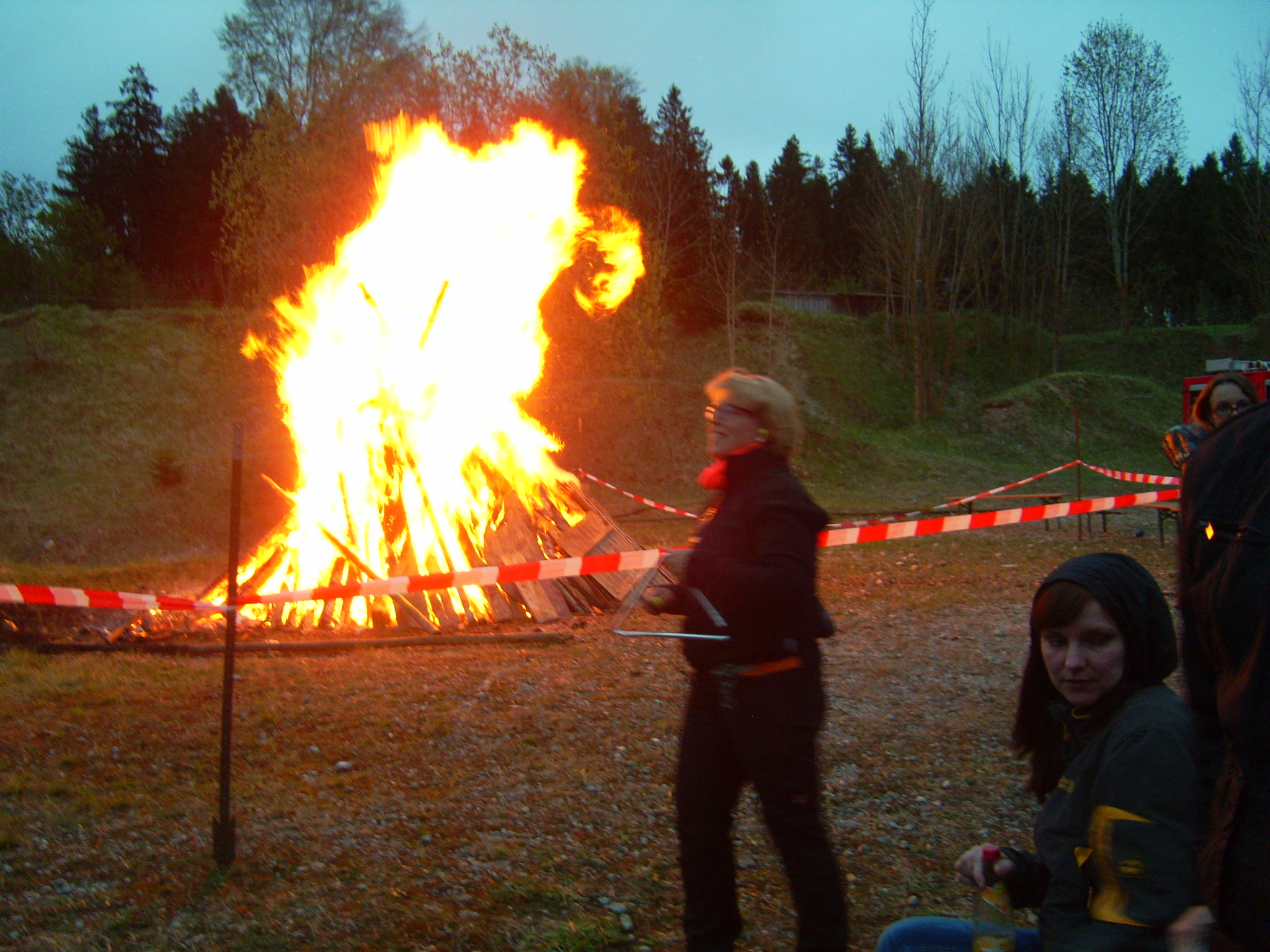 Pura Vida, Sambatrommeln beim Maifeuer