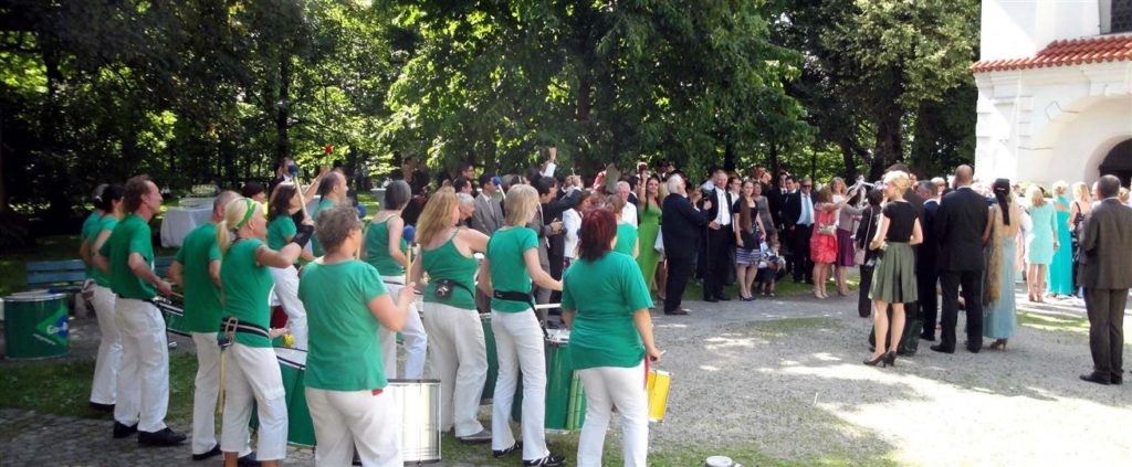 Hochzeit - Begleitung von der Kirche zur Feier