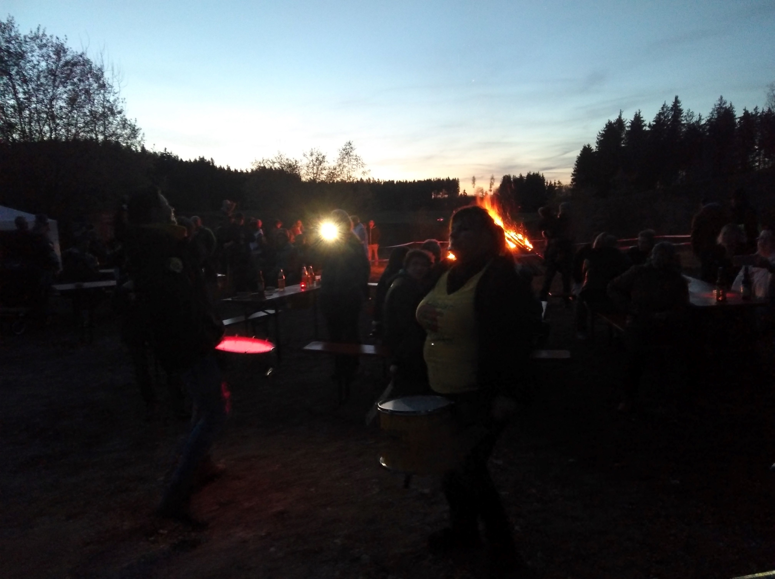 Pura Vida / Walpurgis-Trommeln / Issing